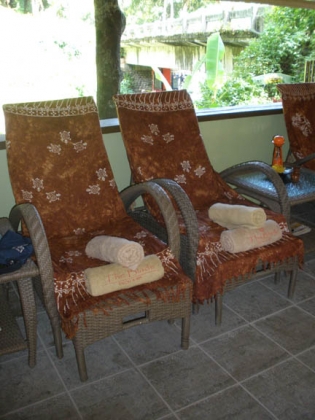 the-blade-foot-massage-chairs