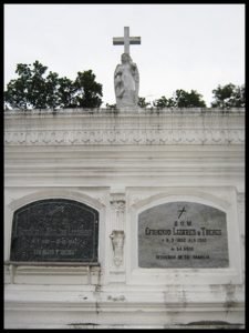 tana dicang mausoleum